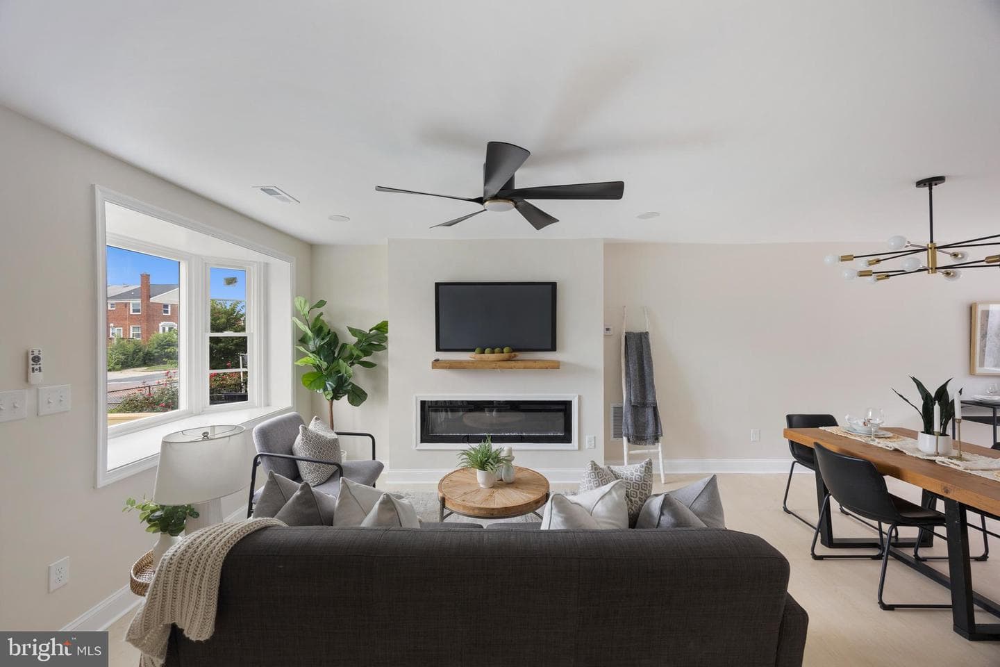 8048 Kavanagh Road photo 3