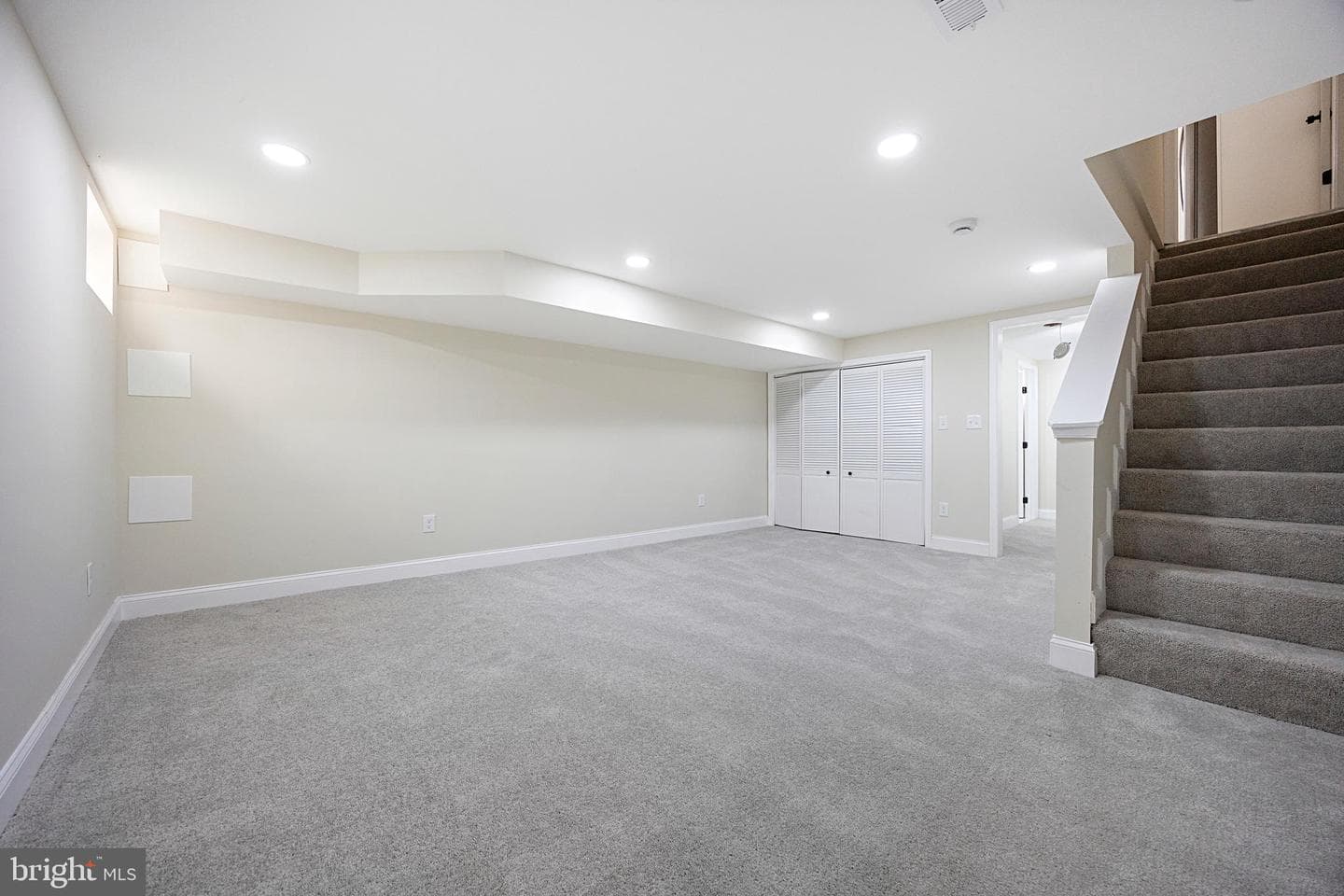 8048 Kavanagh Road photo 32