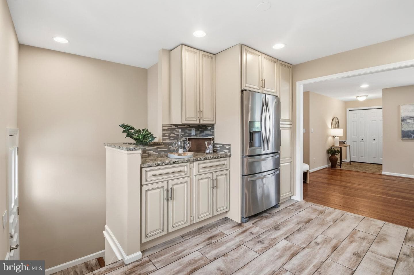 214 Chantrey Road photo 17