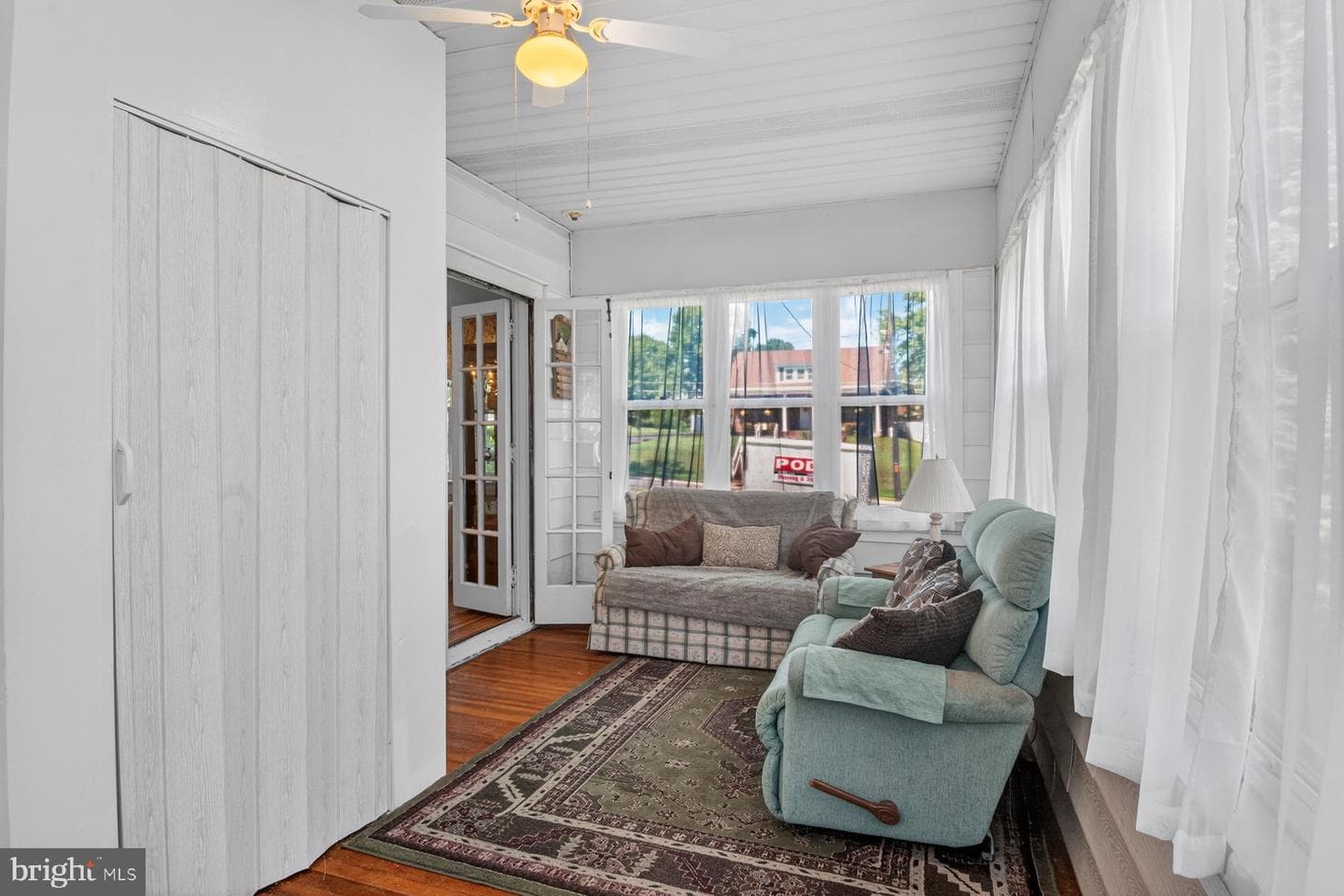 121 Forest Avenue photo 14
