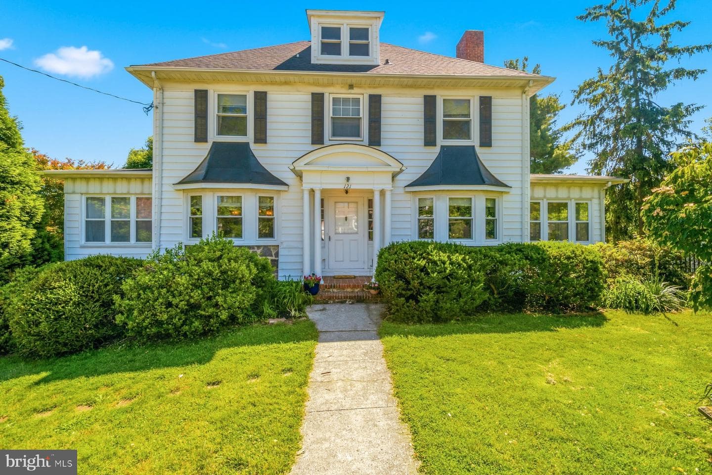 121 Forest Avenue photo 3