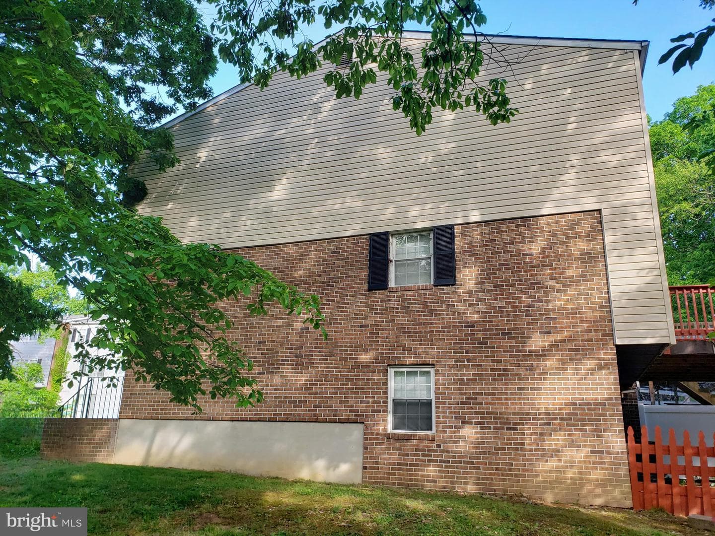 2836 Aspen Hill Road photo 2