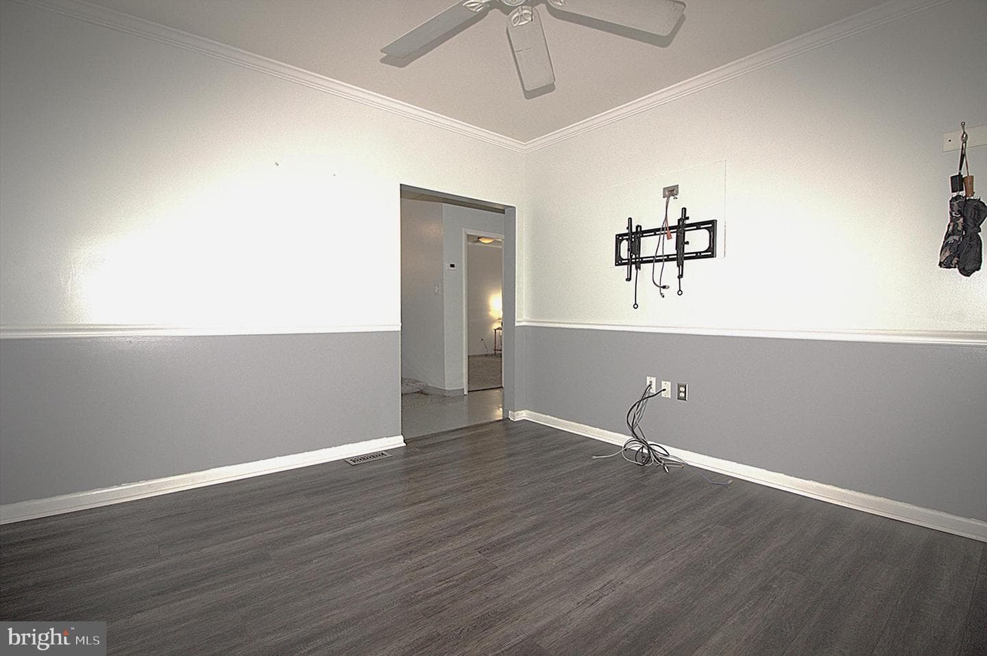 8614 Wendell Avenue photo 9