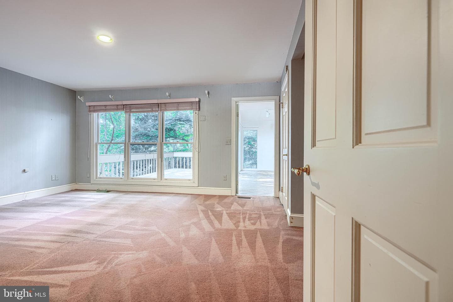 2 Kenmont Court photo 44