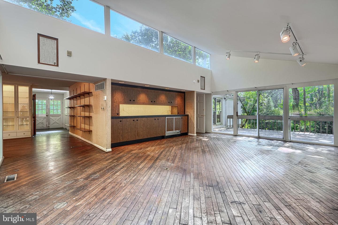 2 Kenmont Court photo 6
