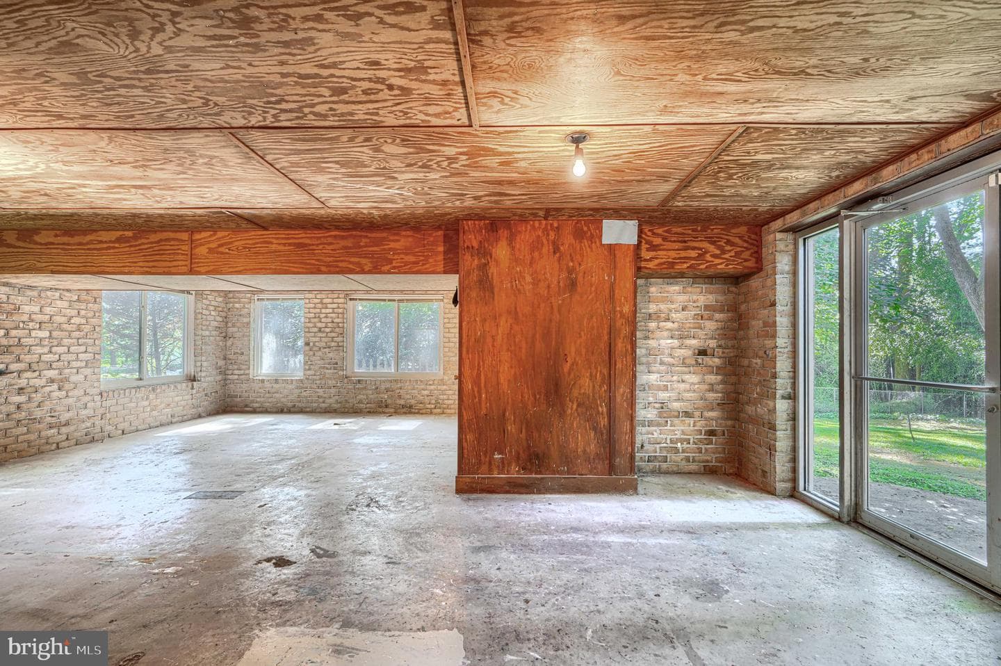 2 Kenmont Court photo 85