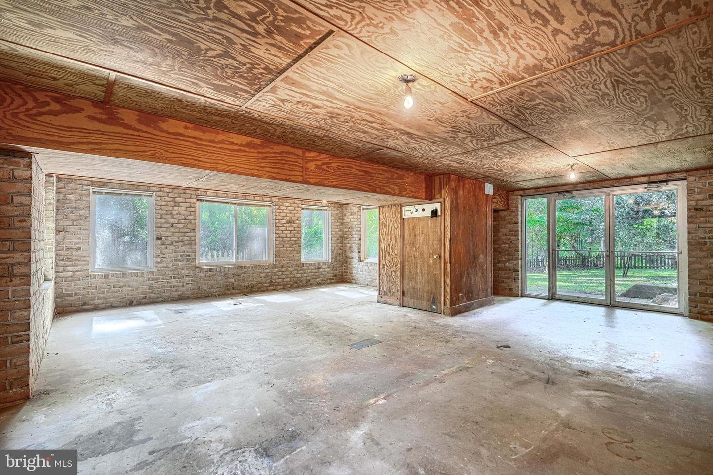 2 Kenmont Court photo 87