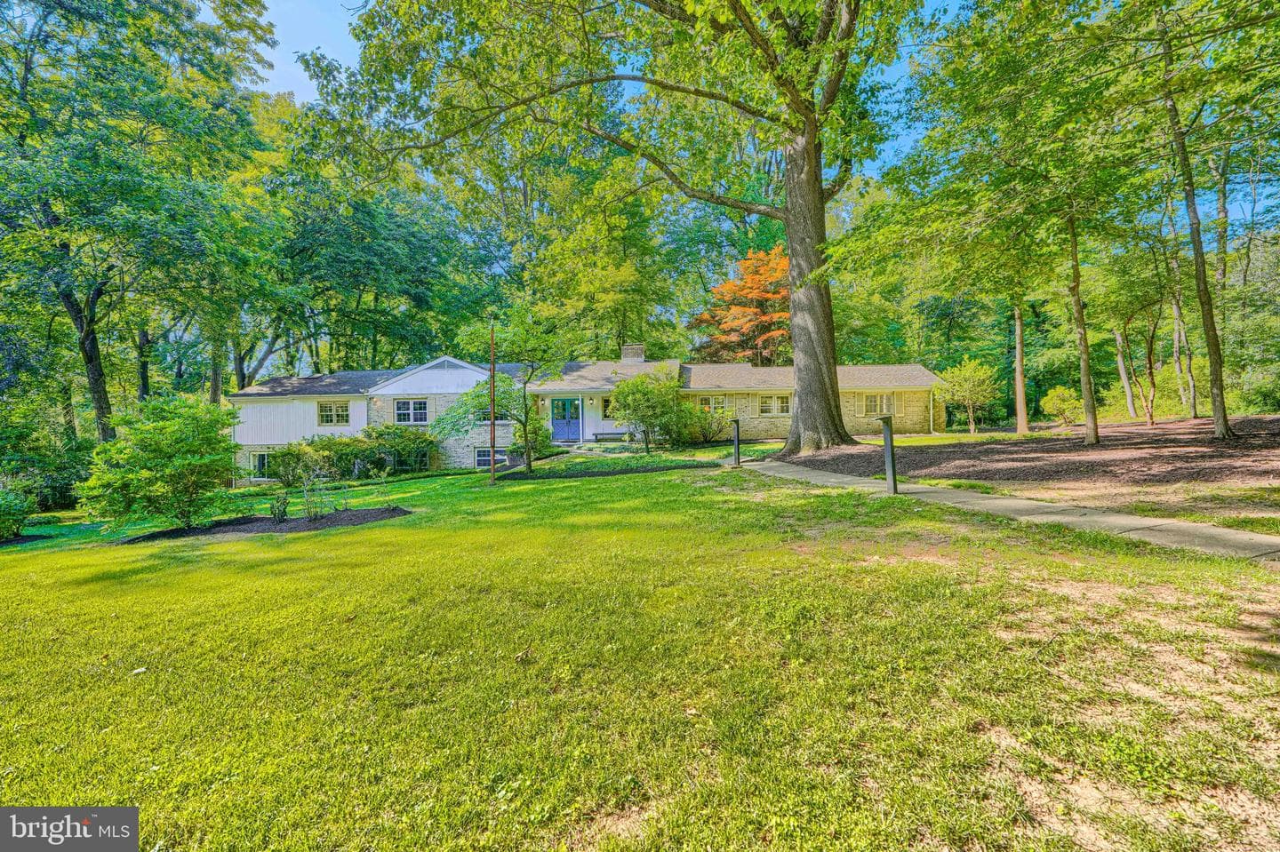 2 Kenmont Court photo 9