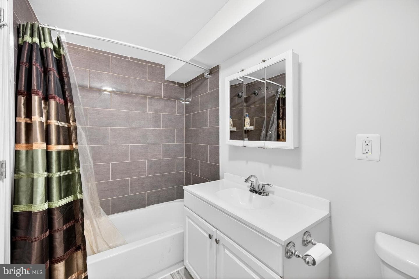 315 Osborne Avenue photo 38