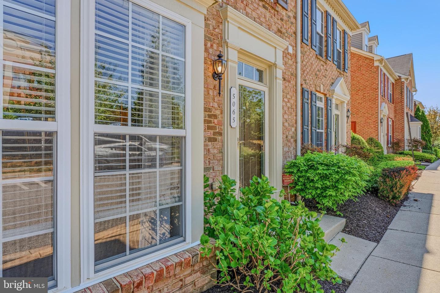 5065 Cameo Terrace photo 2