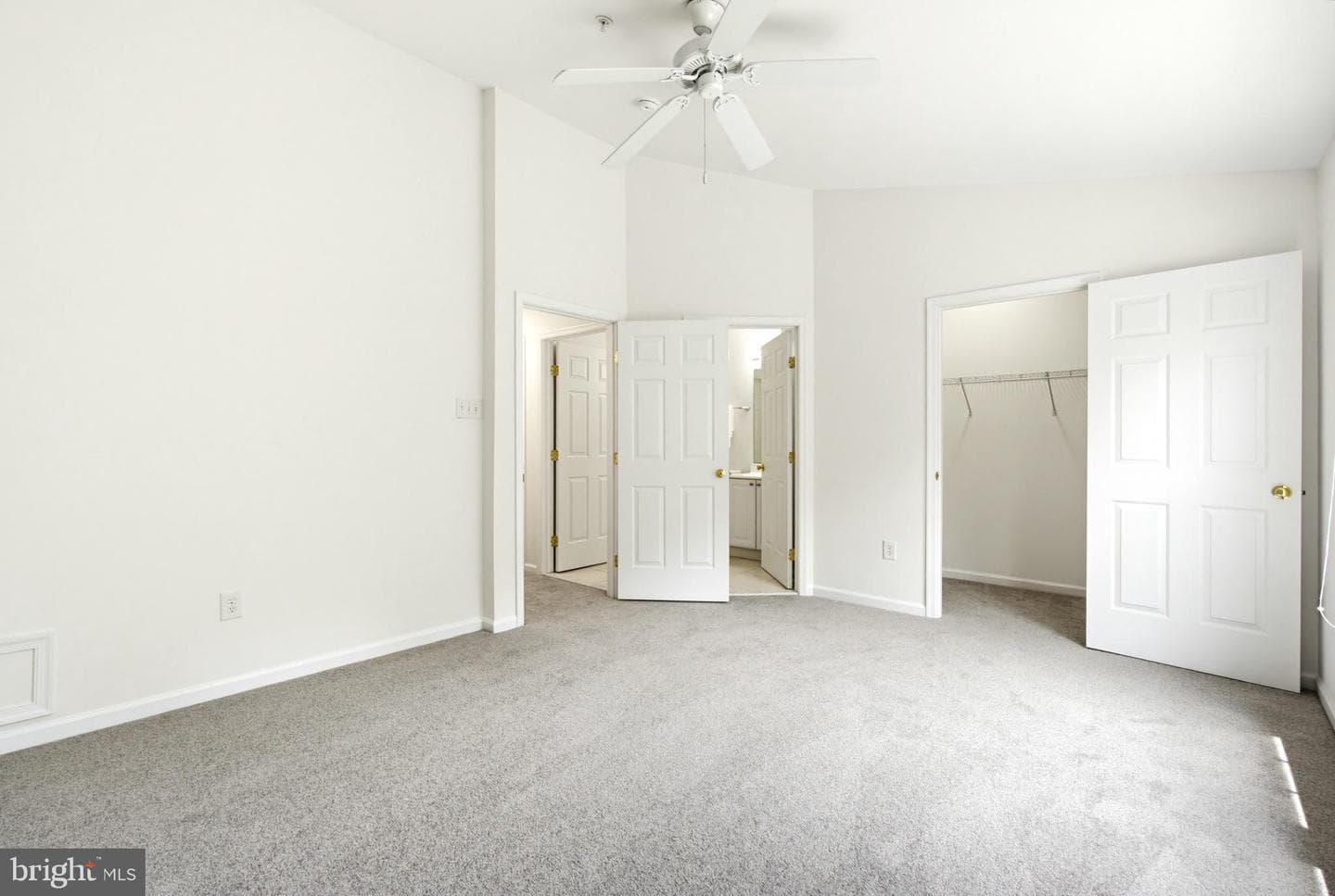 5002 Strawbridge Terrace #5002 photo 32