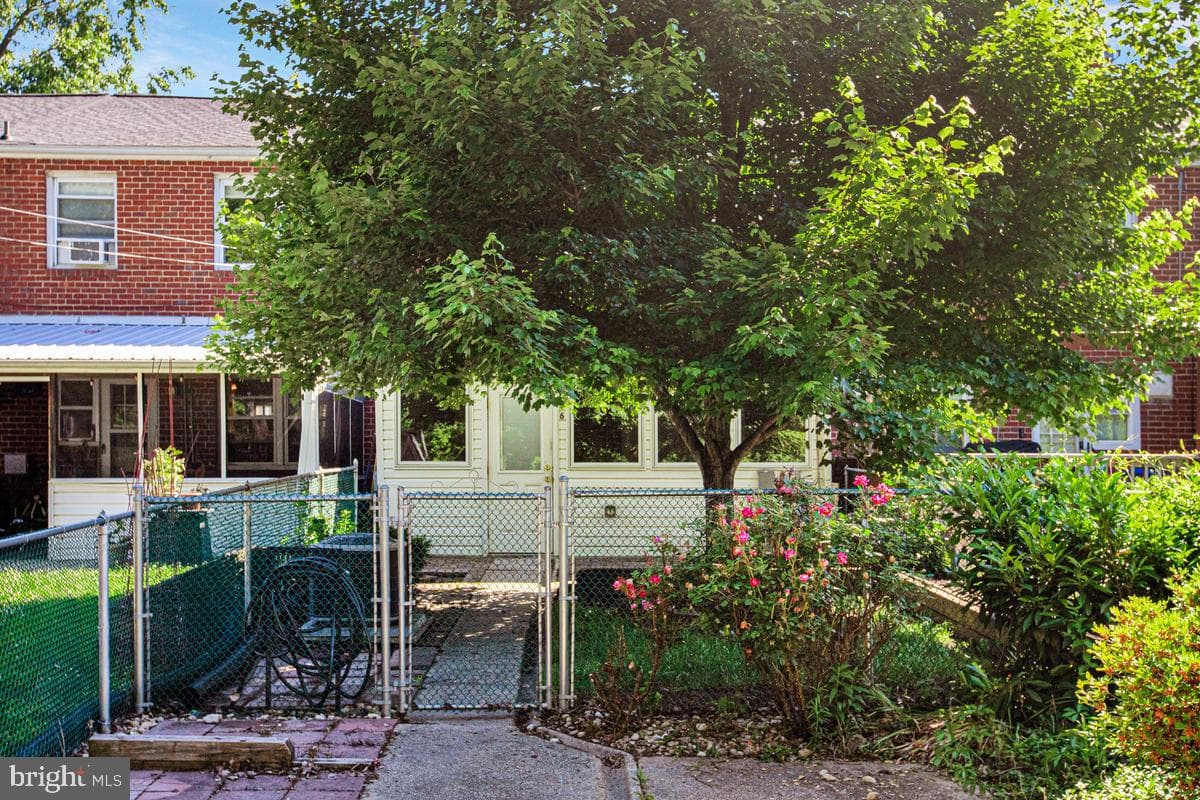 1016 Winsford Road photo 36