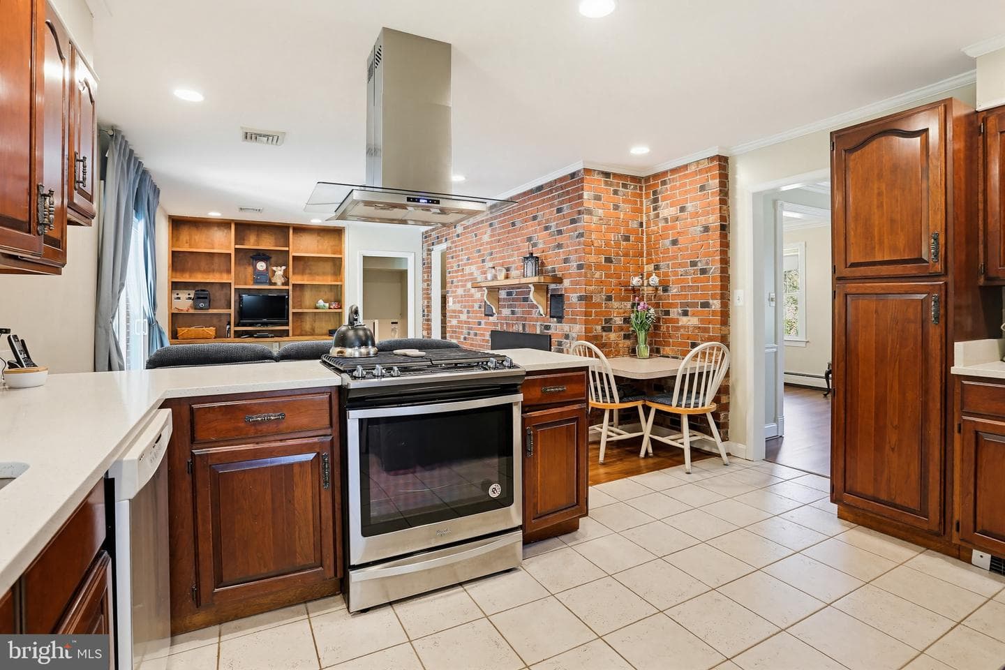7437 Inwood Avenue photo 9