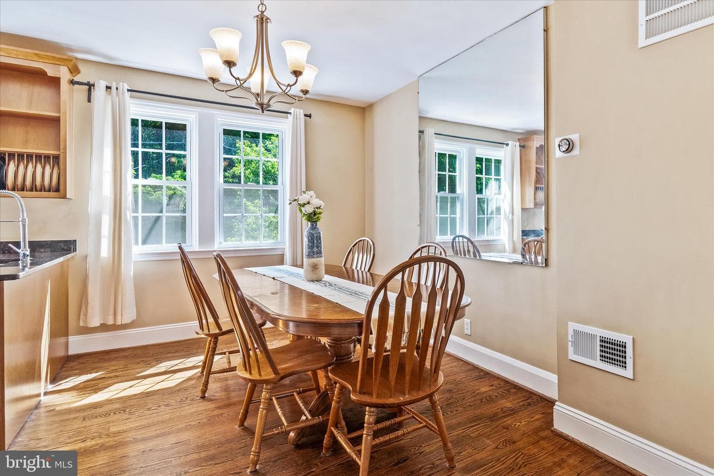 18 N Symington Avenue photo 9