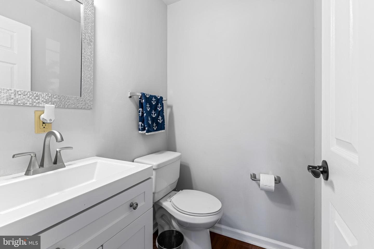 56 Rhodes Place photo 36