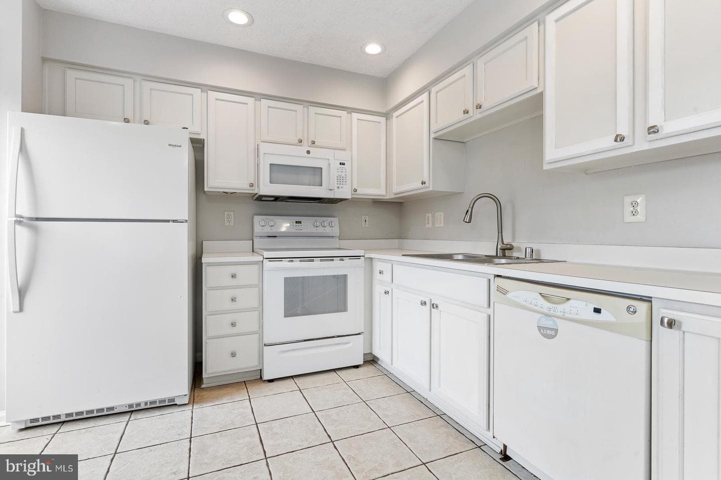 9332 Vanguard Court photo 7