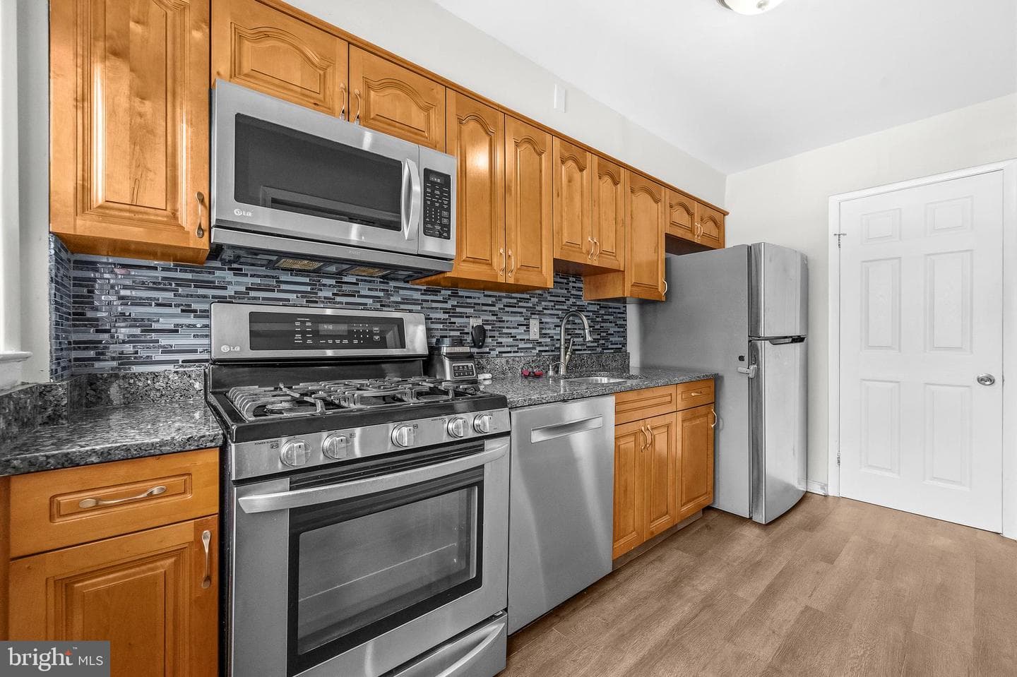 1713 Stella Court photo 9