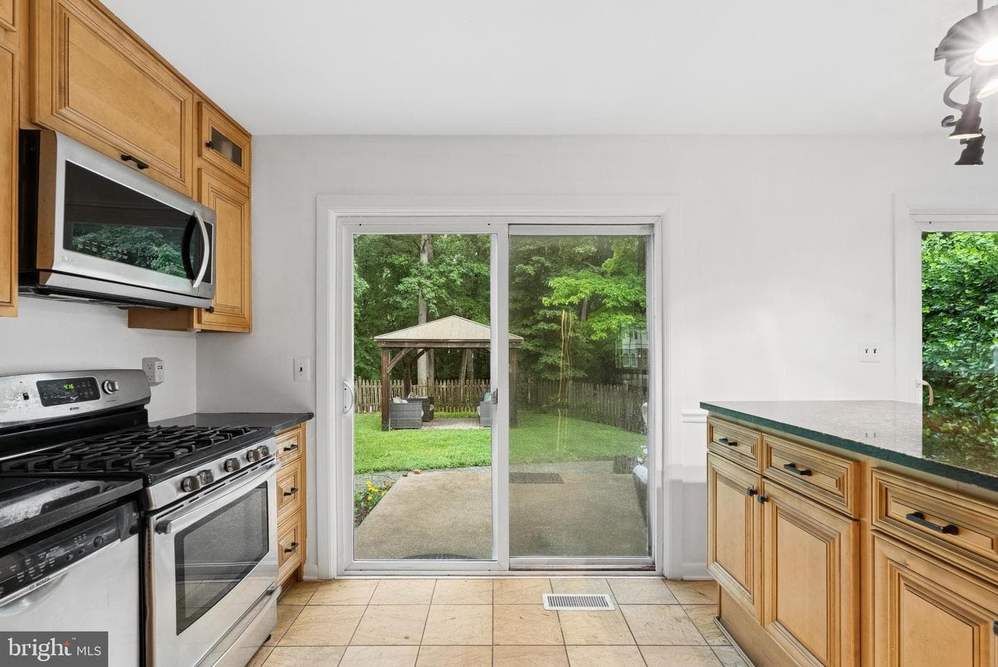 404 Crosby photo 8