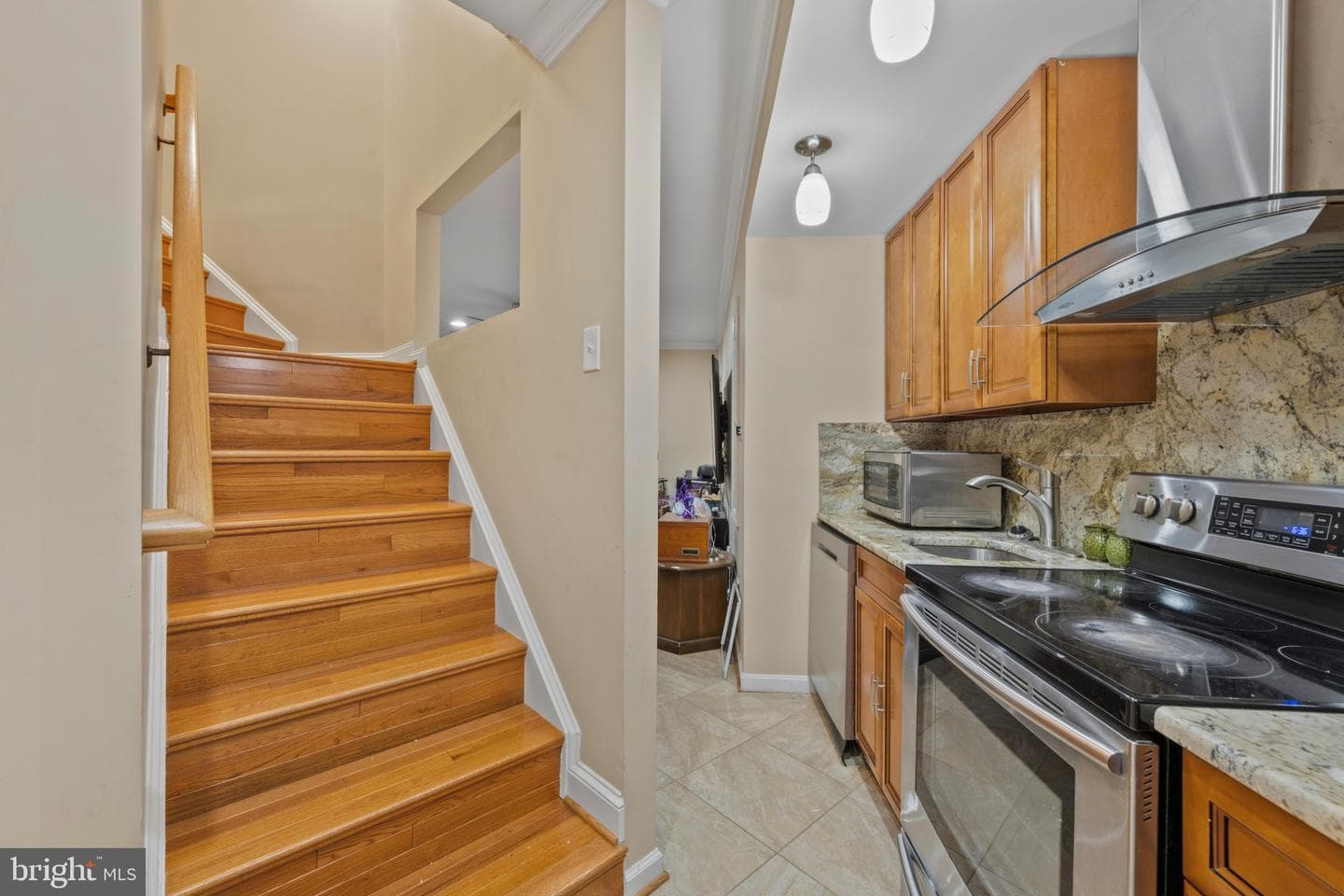 9608 Fable Drive photo 30