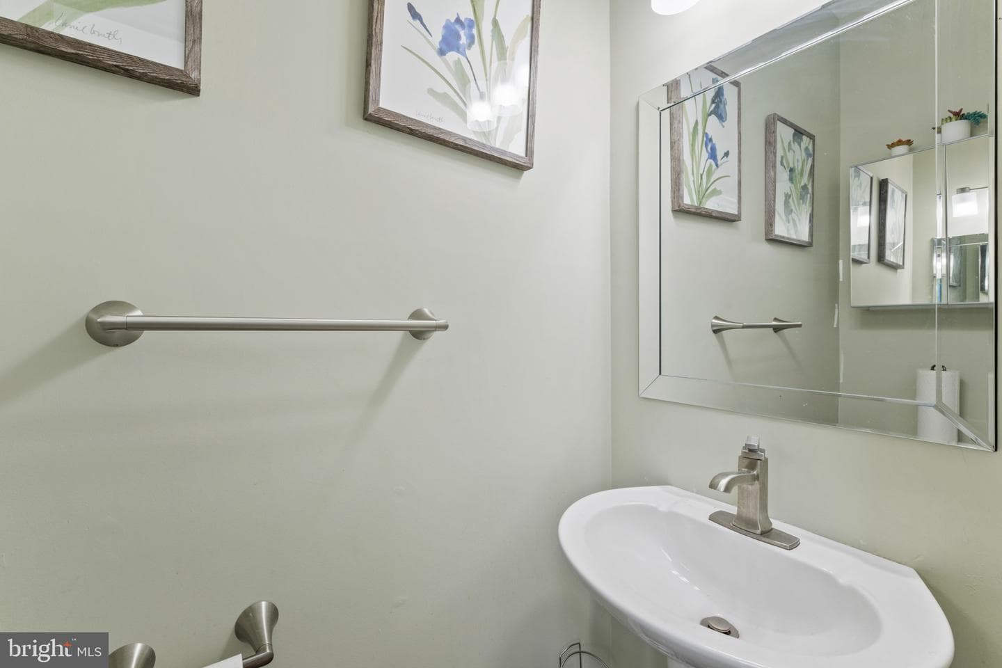 9608 Fable Drive photo 6