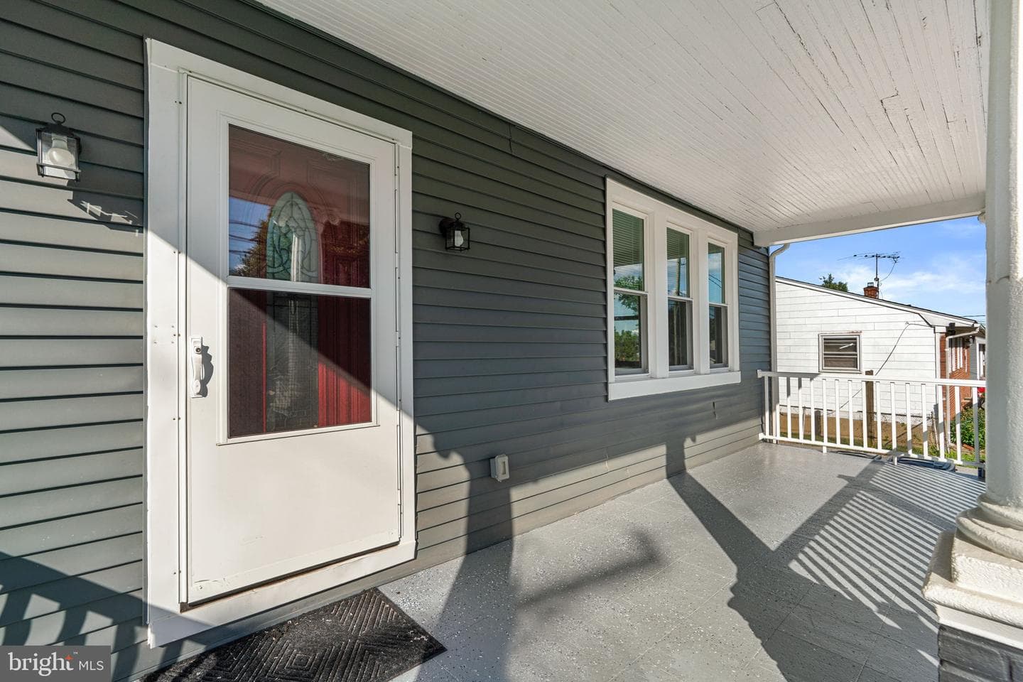 5916 Montgomery Street photo 4