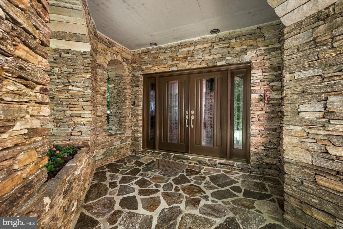 12113 Heneson Garth photo 75