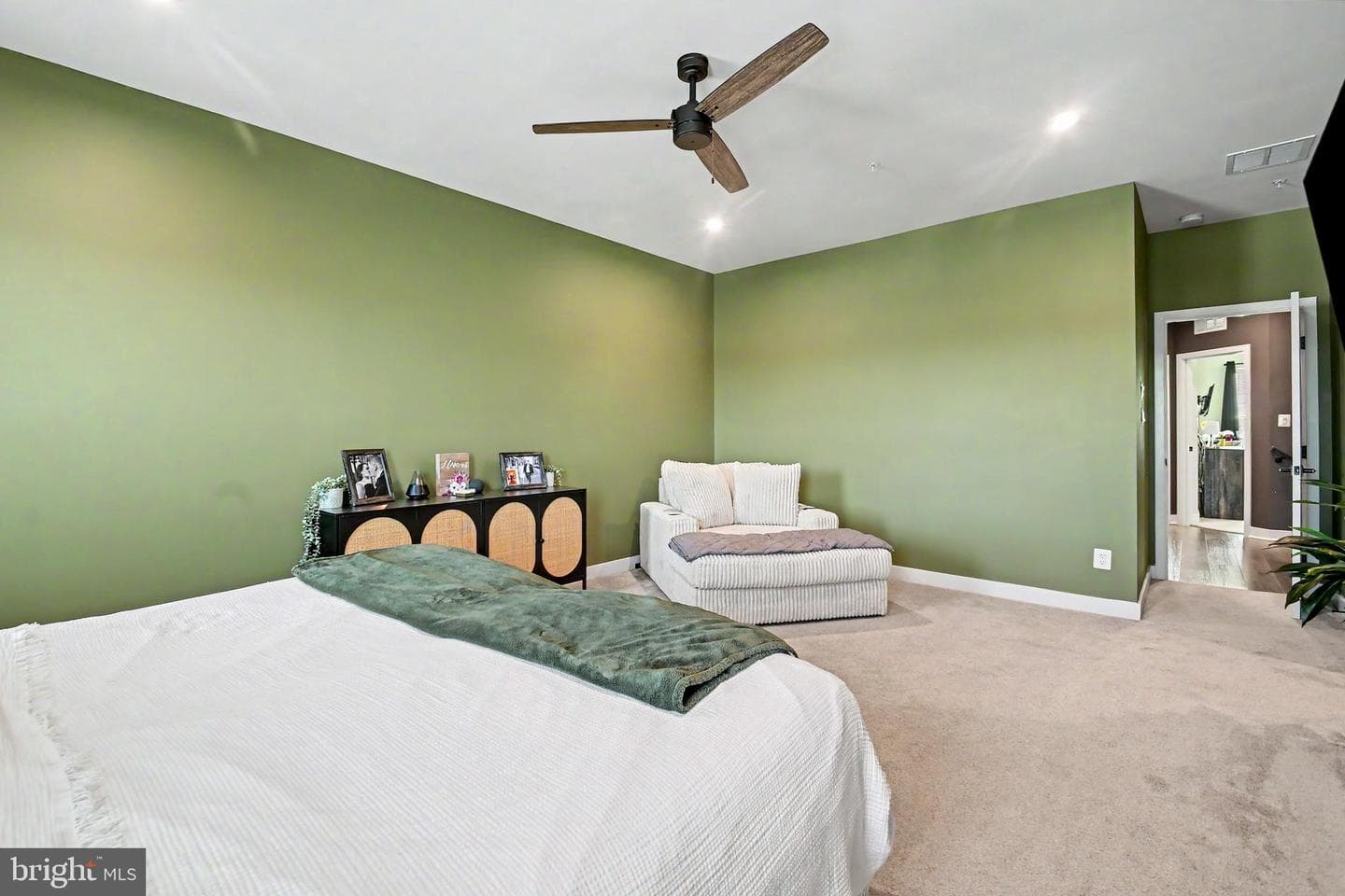 10835 Beckenham Street photo 27