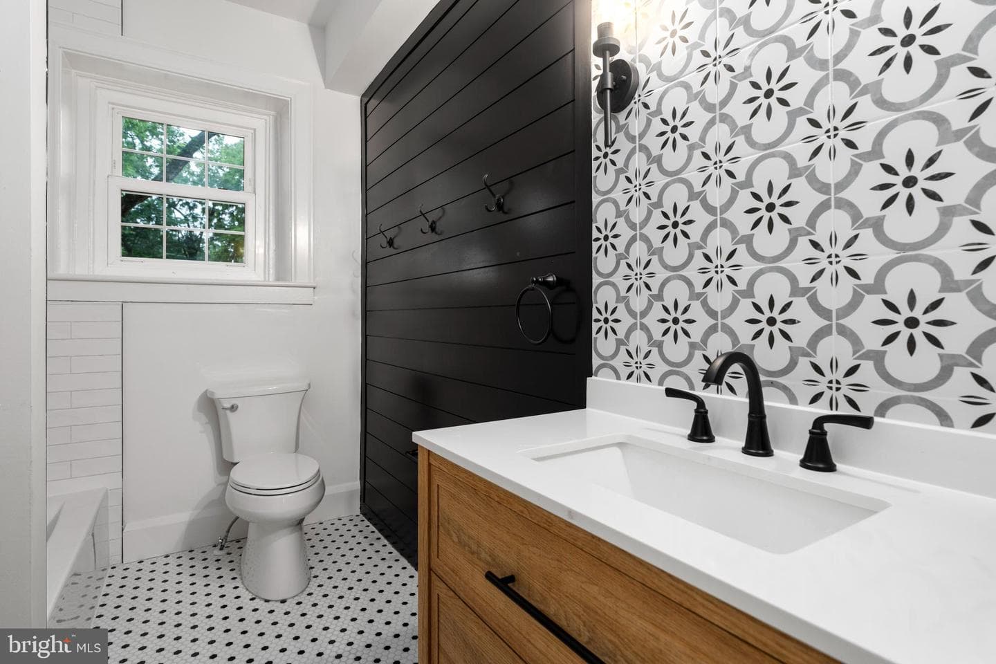 814 Edgewood photo 30
