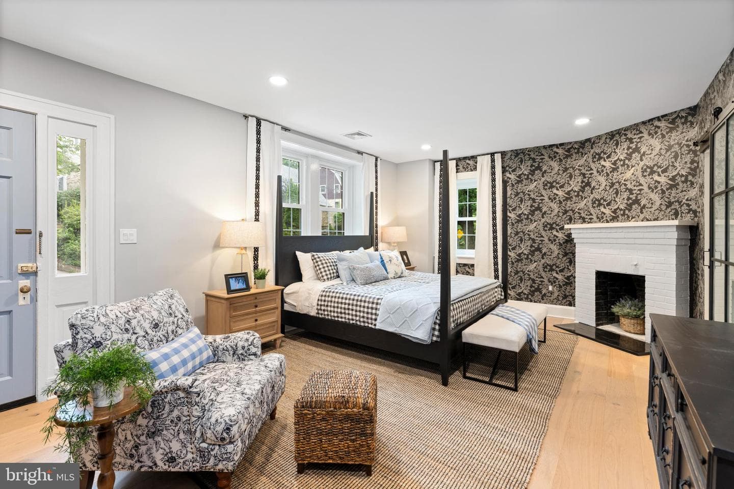 814 Edgewood photo 32