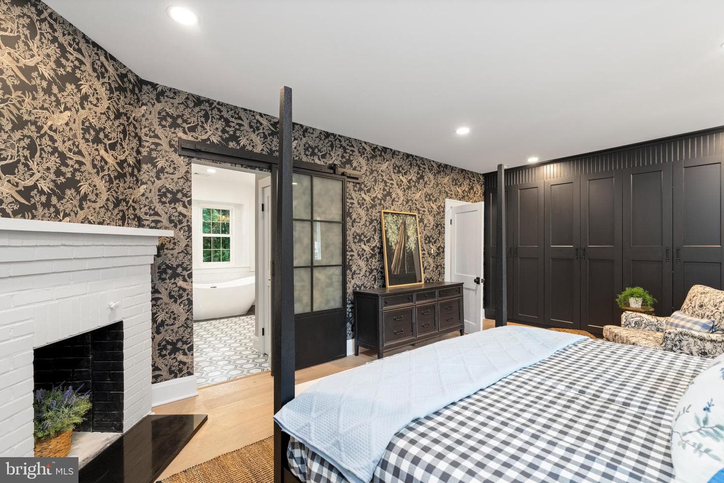 814 Edgewood photo 34