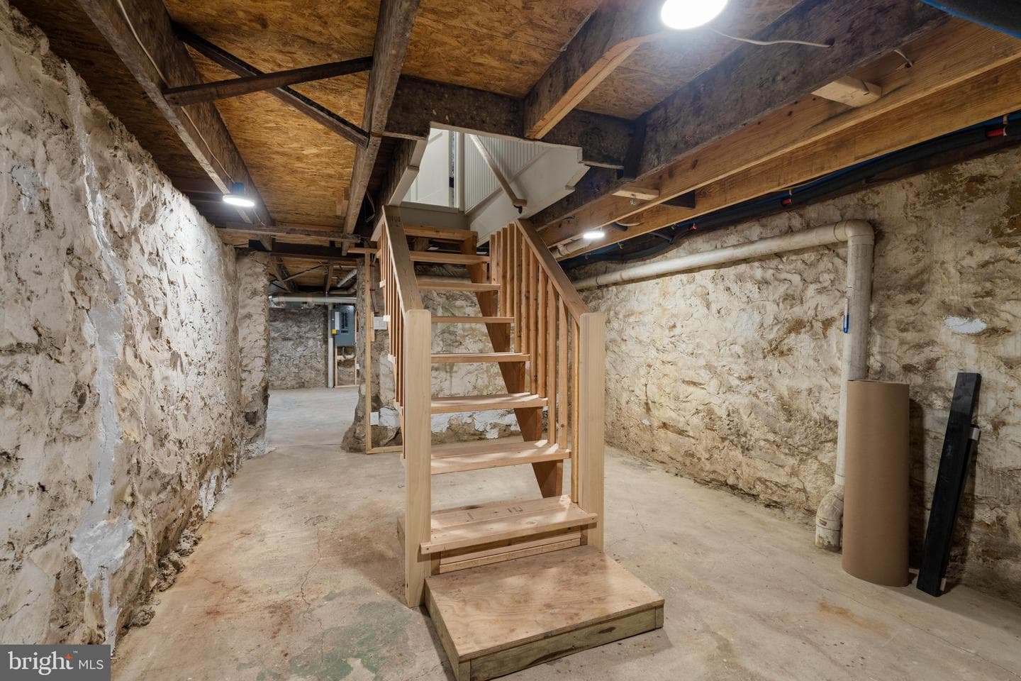 814 Edgewood photo 46
