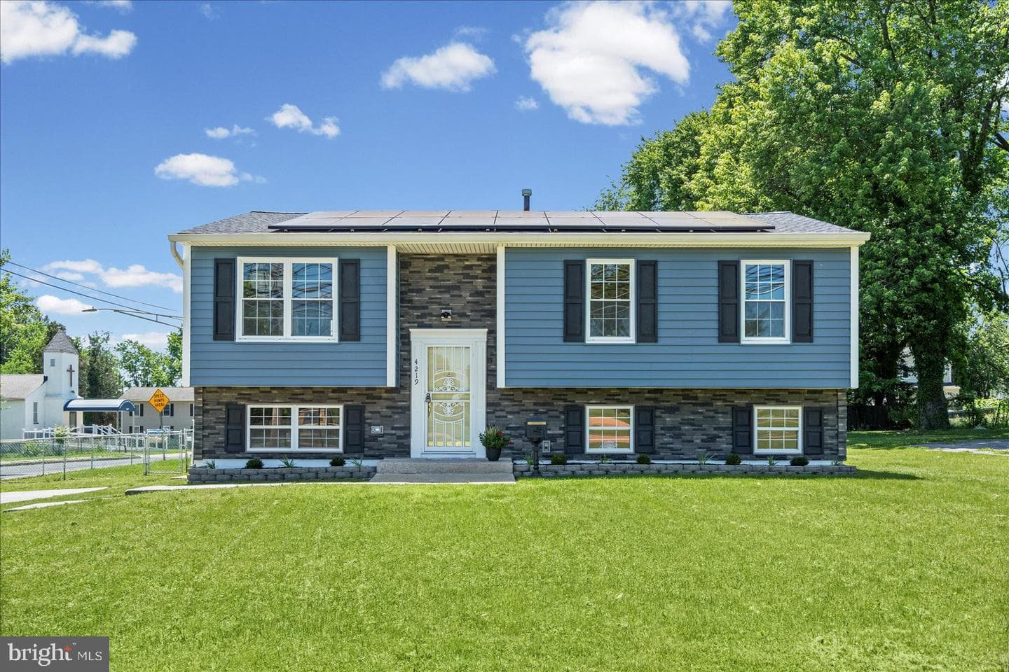 4219 Fullerton Avenue photo 3