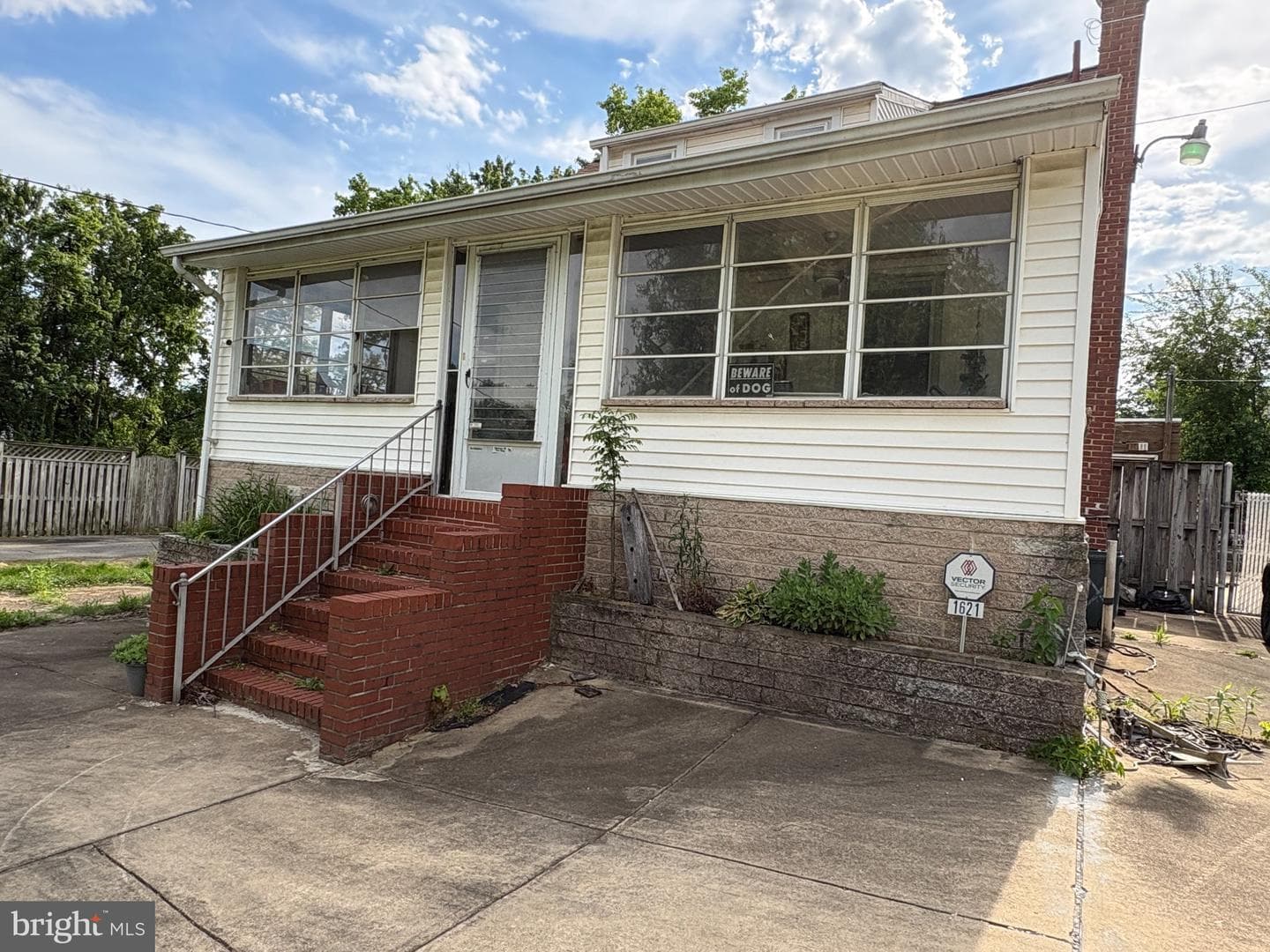 1621 Rosewick Avenue photo 4