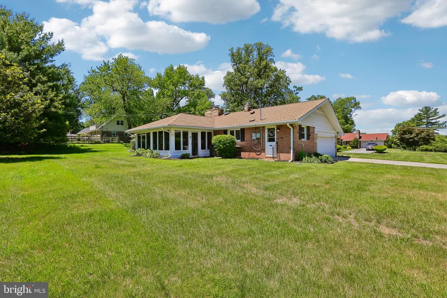 1203 Nuwood Drive photo 2