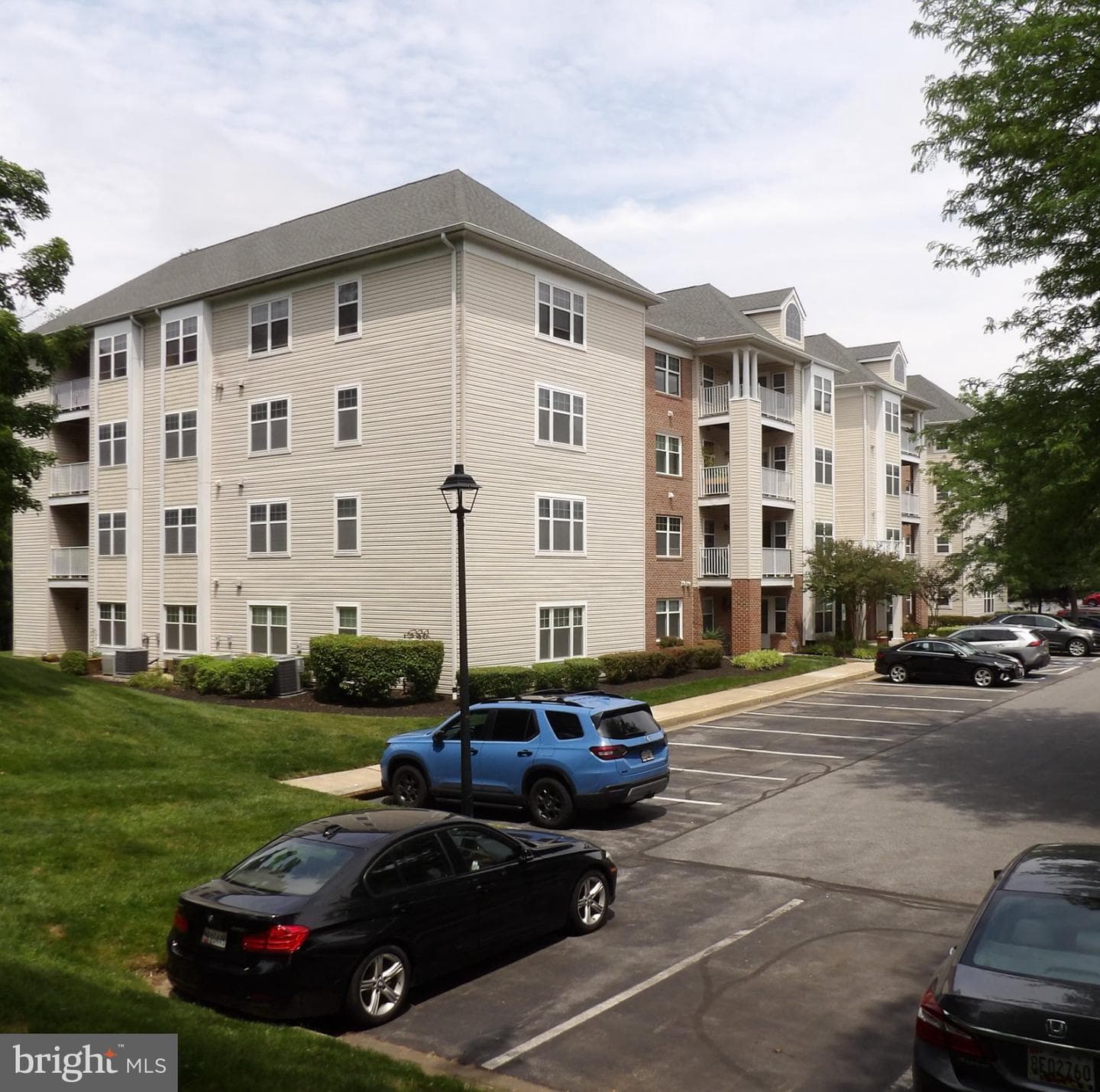 4550 Chaucer Way # 302 photo 3