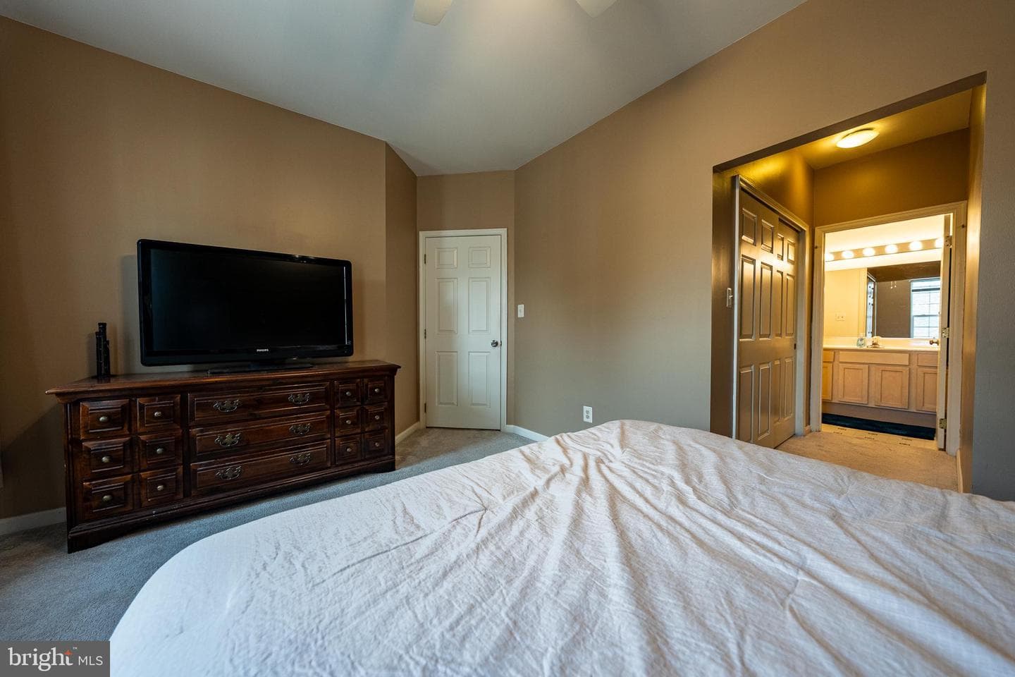 5000 Hollington Drive #301 photo 15