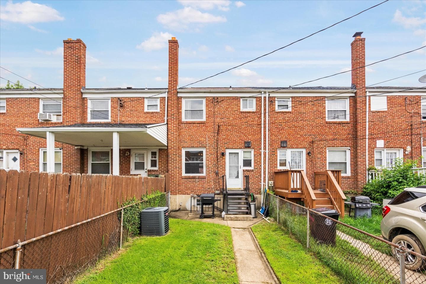 909 Arncliffe Road photo 31