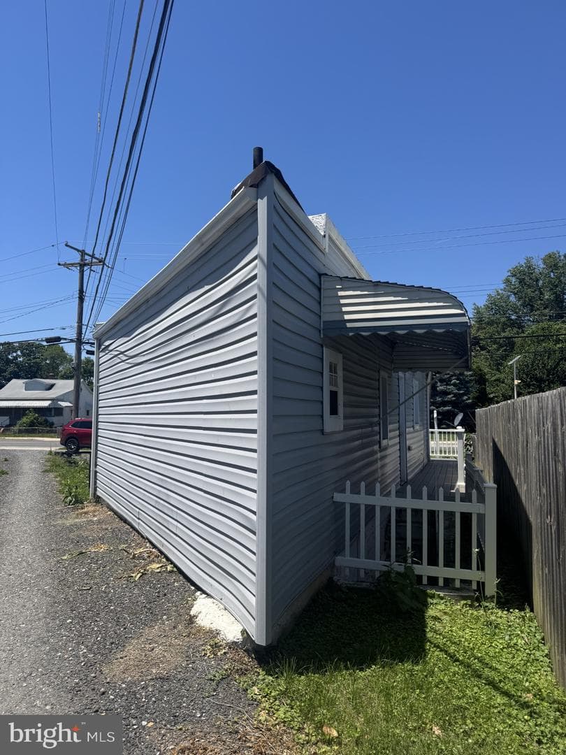 201 Mace Avenue photo 17