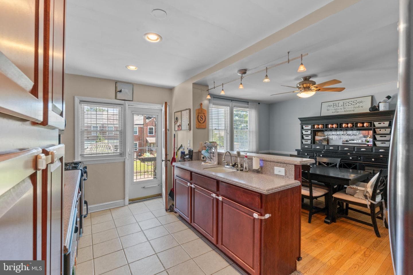 409 Stratford Road photo 11