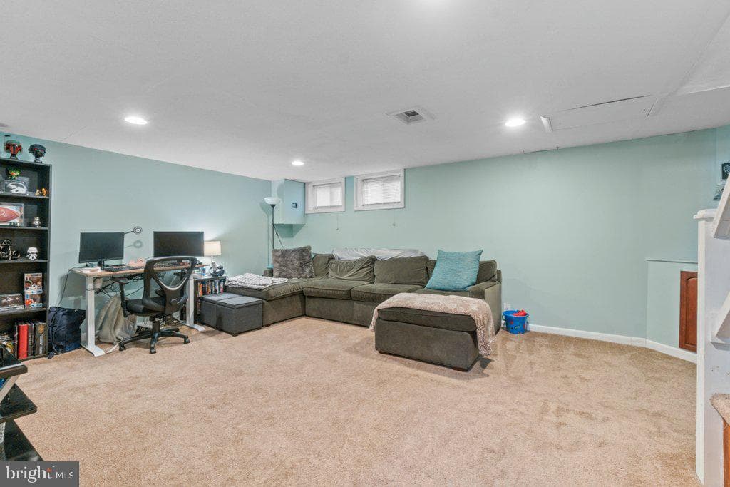 409 Stratford Road photo 24
