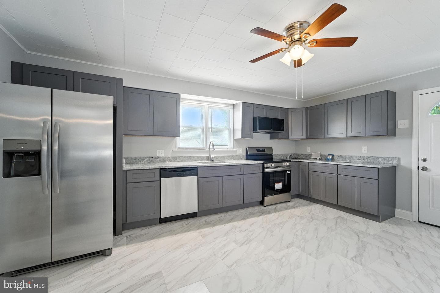 1608 Howard photo 19