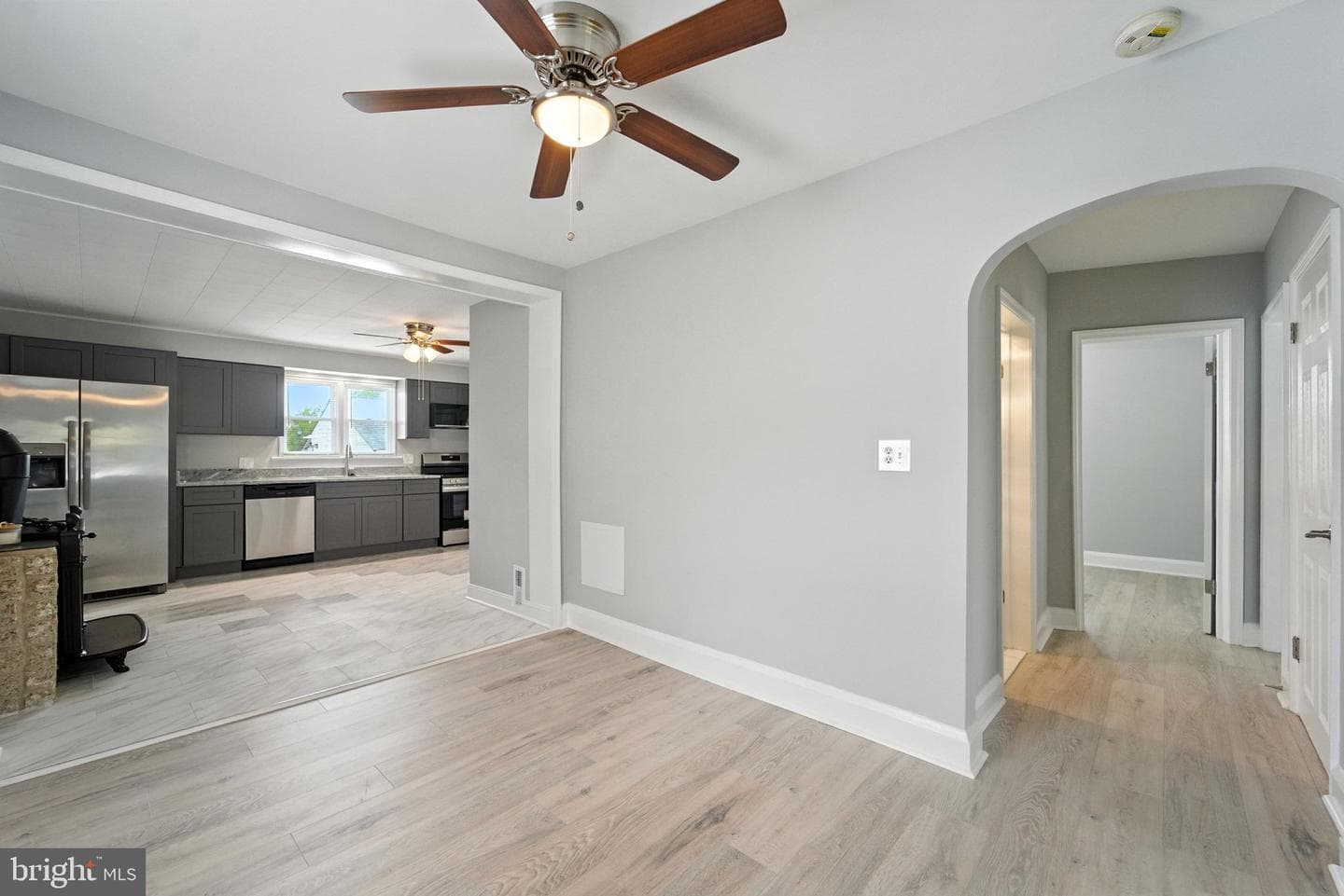 1608 Howard photo 20