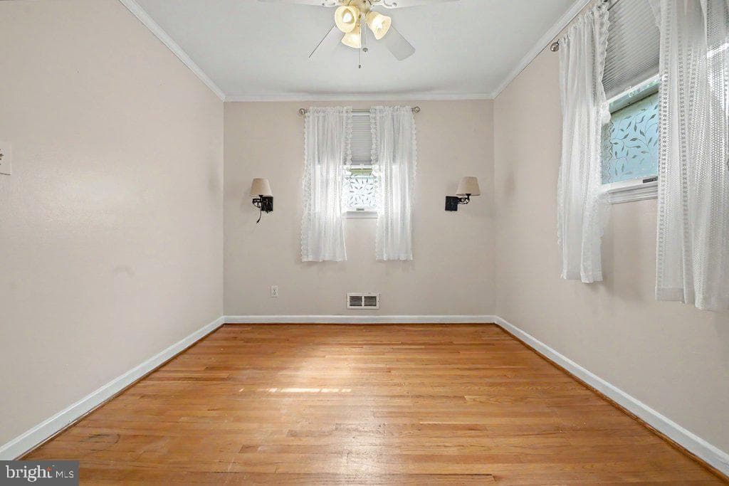 3211 Bryant Avenue photo 17