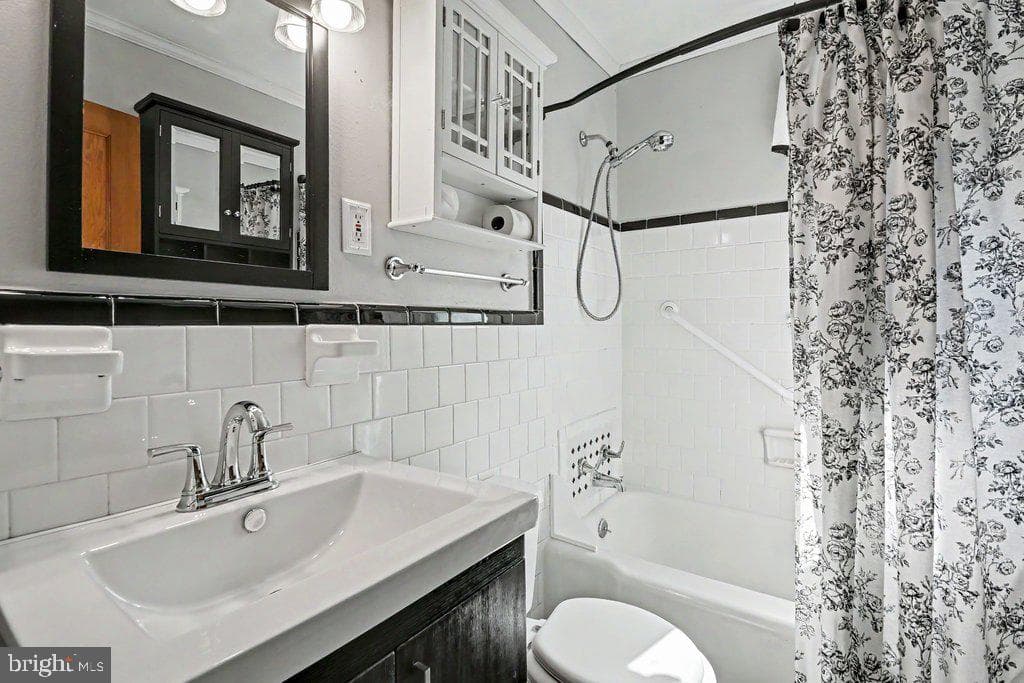 3211 Bryant Avenue photo 22