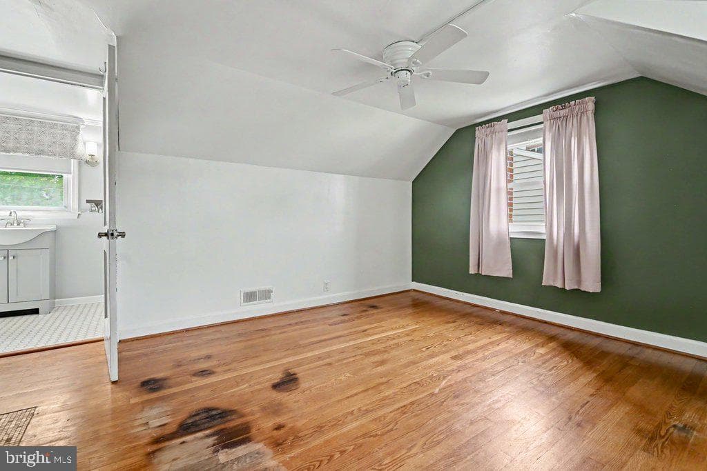 3211 Bryant Avenue photo 27