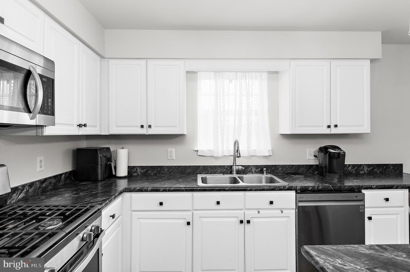 9534 Georgian Way photo 12