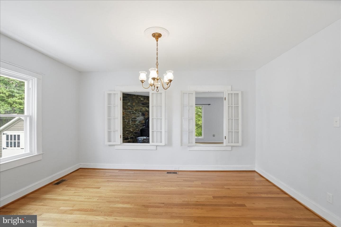 24 Normal Terrace photo 9