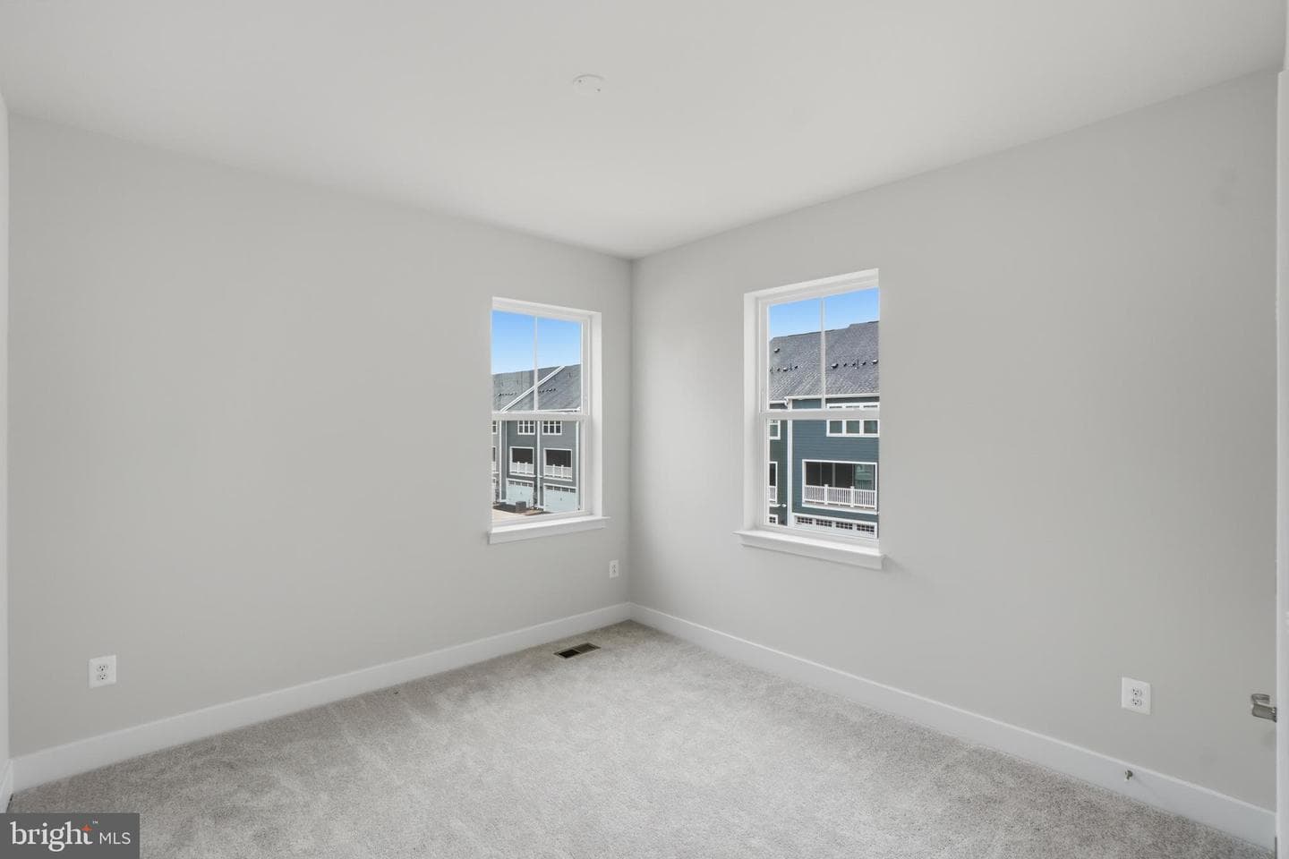 6613 Greenleigh Avenue photo 10