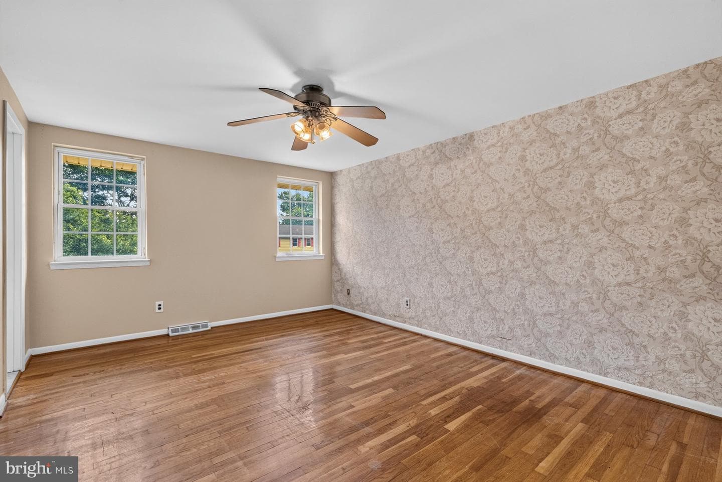 9922 Hoyt Cir photo 20