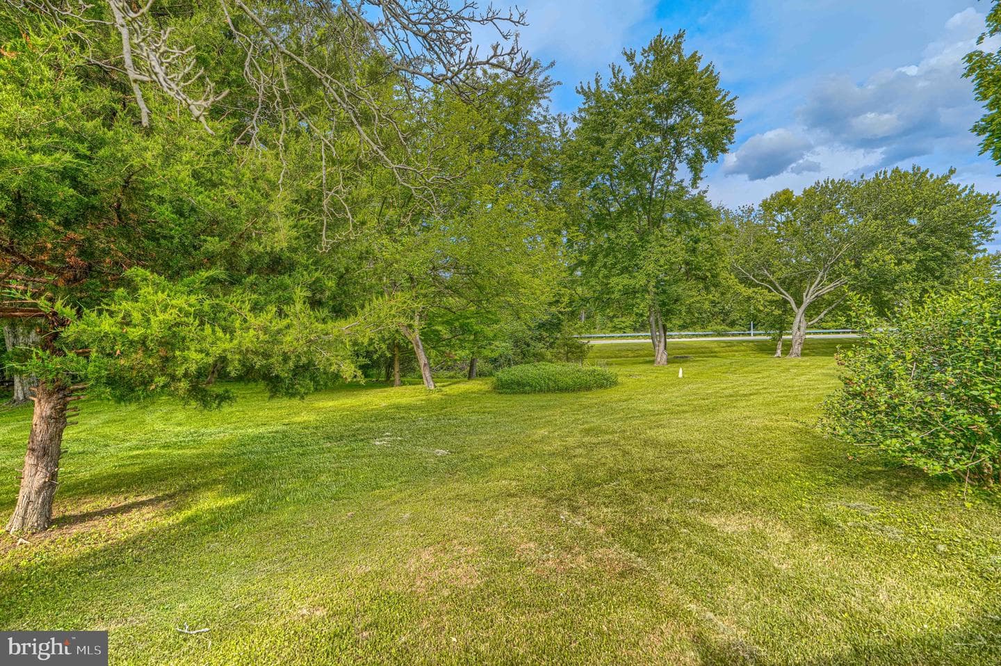127 Bourbon Court photo 29